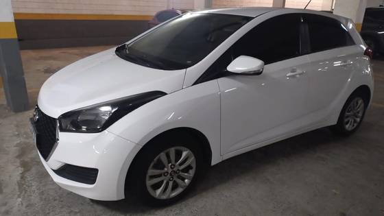 HYUNDAI HB20 1.6 COMFORT PLUS 16V FLEX 4P AUTOMÁTICO